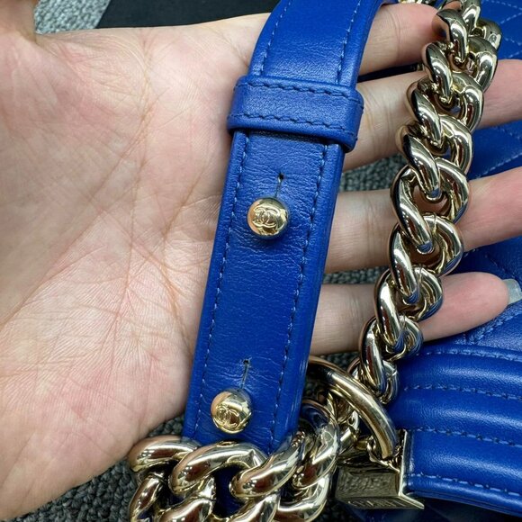 100% Authentic Chanel Boy Medium Caviar Shoulder Bag - Picture 13 of 14